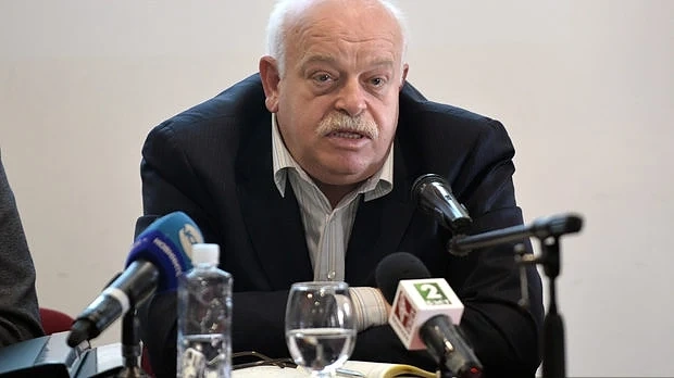 Няма да сменят директора на АПИ