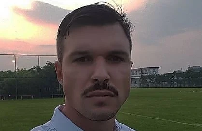 Божинов само с мустак: Императоре, от утре това е модата! (СНИМКА)
