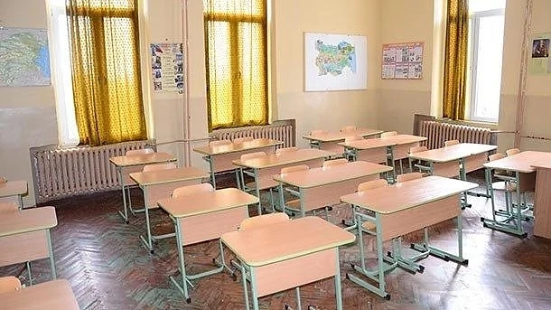 Майка наби учителка в монтанско село