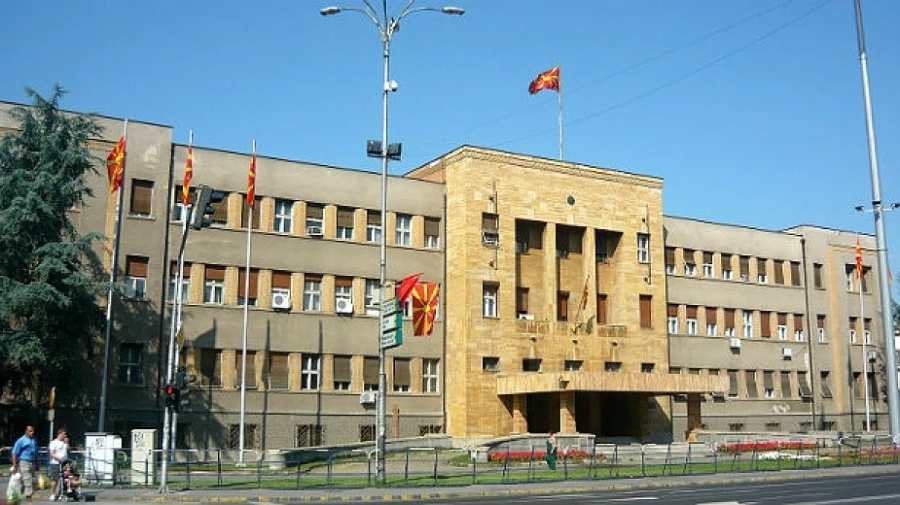 Македонците работят средно за 363 евро 