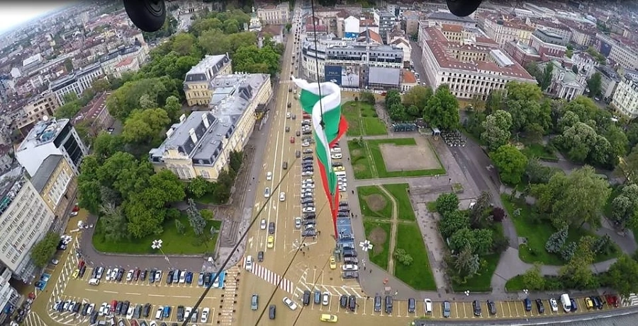 Кадри заснети от изтребителите на празника на Българската армия 