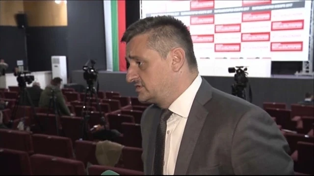 Кирил Добрев напуска парламента