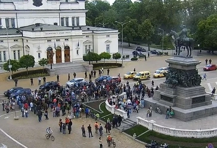Новият екоминистър награби зеления октопод  