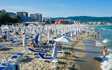 Свалят цените за чадър и шезлонг по морето