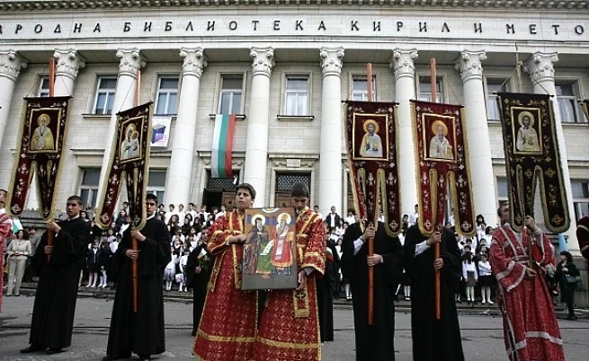 Започна празничното шествие по случай най-българския ден - 24 май