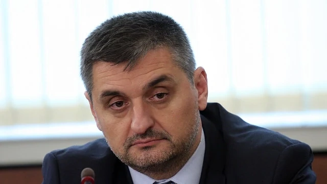 Кирил Добрев напуска парламента