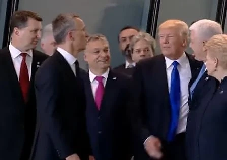 Тръмп избута злобно премиера на Черна гора (ВИДЕО)