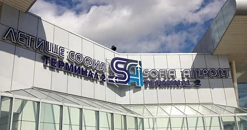 Пътници изпуснаха полетите си заради аварирал асансьор на Летище София