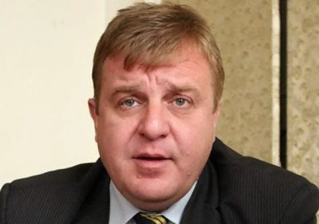 Каракачанов разгласи заплатата, с която стартира един войник в армията    