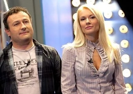 Рачков купонясва сам на парти! С Мария не са заедно