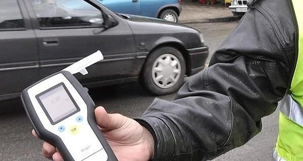 Солидни глоби за шофьори предоставили возилото си на пиян водач 