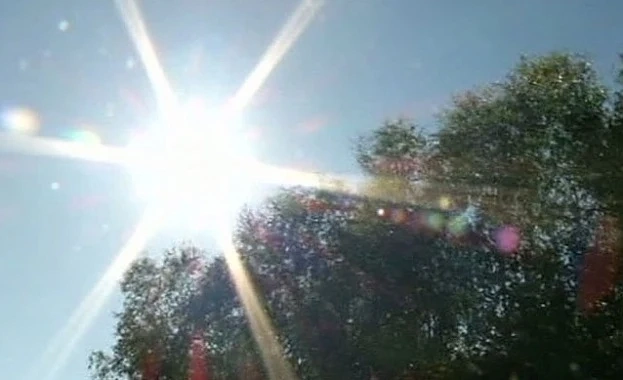 Слънчево време на места с превалявания 