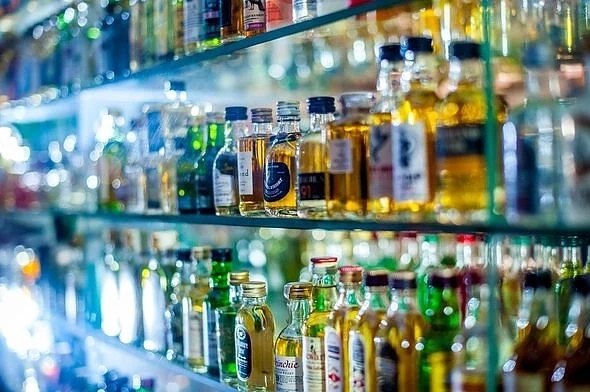 Продажбите на алкохол продължават да намаляват
