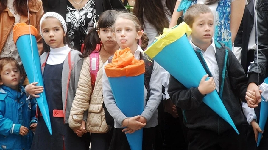 Родители дават класирането за първи клас на прокурор