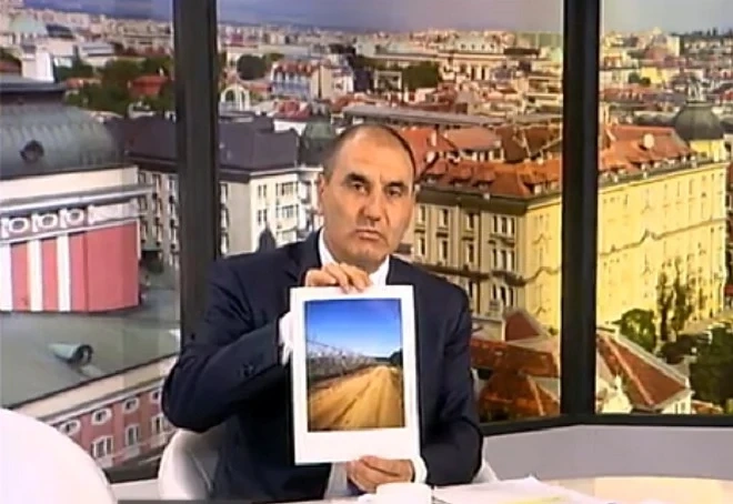 Цветанов скочи на Елена Йончева за оградата по границата
