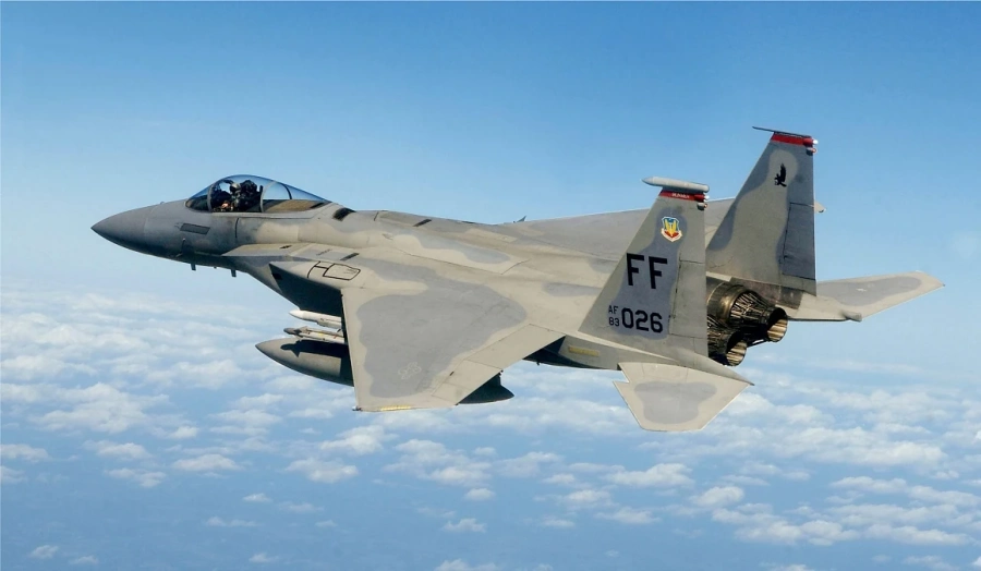 Румен Радев се качи на изтребител F-15C пред погледа на шеф на НАТО