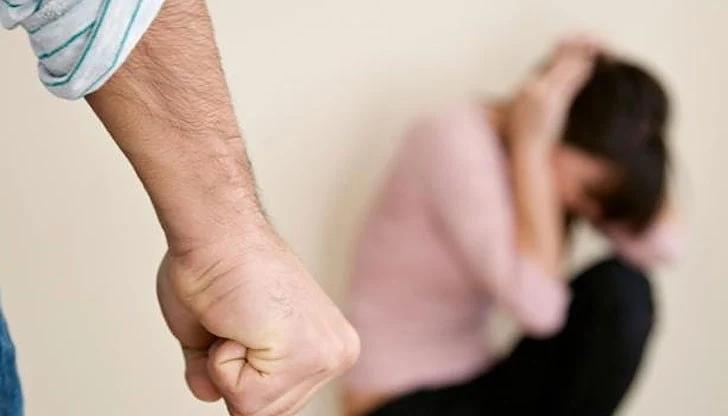 Още една звездна българка жестоко пребита от швед (СНИМКА 18+)