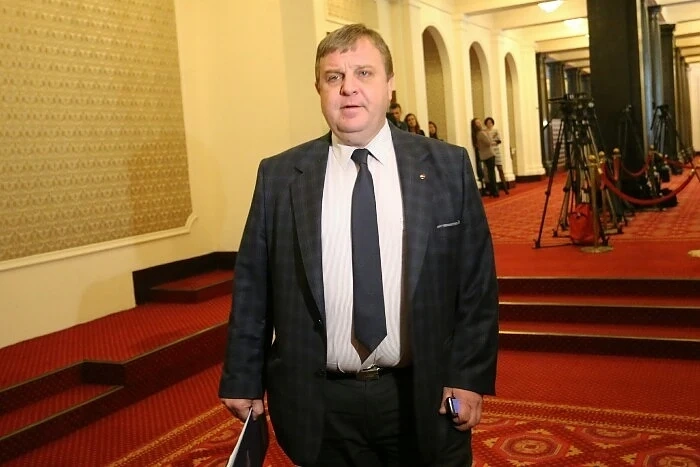 Ускоряват обществените поръчки за гориво и резервни части на военната авиация  
