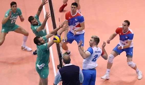 България победи Сърбия с 3:2 гейма