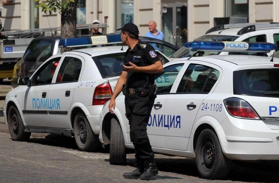 Полицаите със закана за протест, взимат 660 лв. 