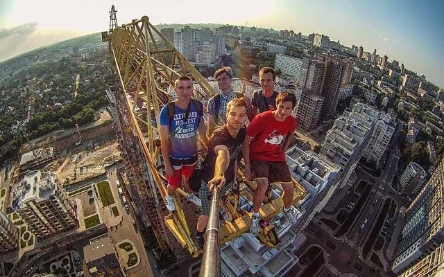 Опасна мода сред децата! Залагат по 20 лева за снимка със смъртта