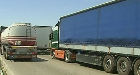Отпада забраната за движение на ТИР-ове в петък и неделя 