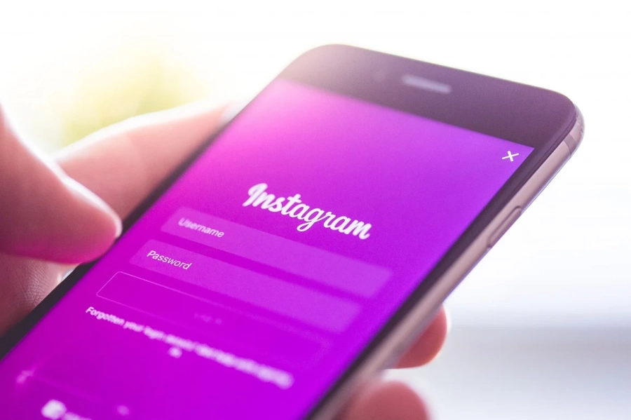 Instagram разделя личните и публични постове на потребителите 