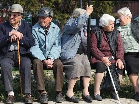 От днес най-ниската пенсия става 180 лв.