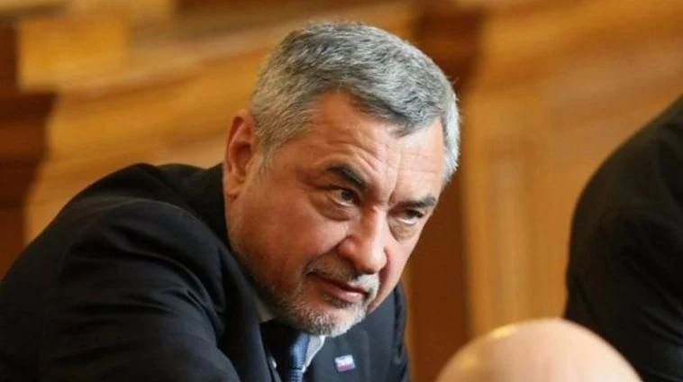 Валери Симеонов: Домусчиеви са уволнили над 2000 човека 