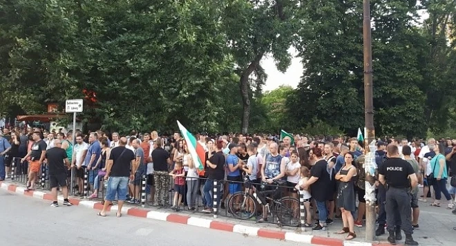Над 15 000 души излизат на улицата в Асеновград 