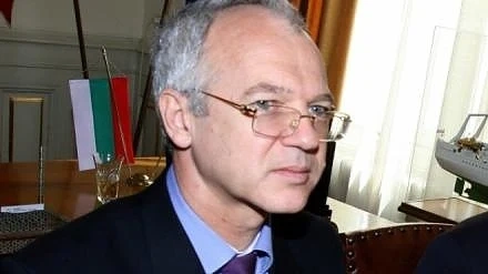Васил Велев: Сбърканата ни политика гони кадърните в чужбина 