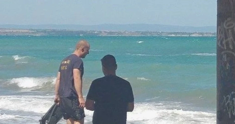 Водолази извадиха труп от морето