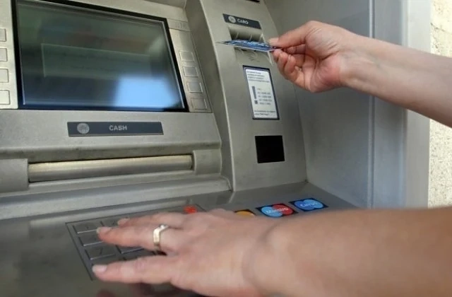 Сайтове точат банкови карти на потребители