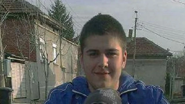 Почина Алекс, който бе пребит пред дискотека в Бяла  