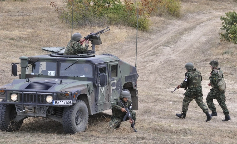 Военни чакат президента Радев на учението в Ново село