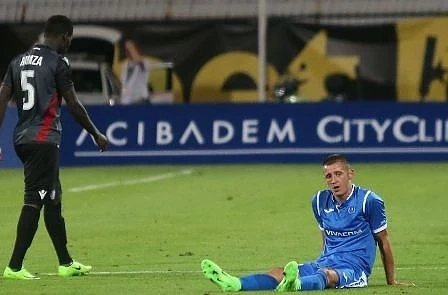 Левски отпадна от Лига Европа 