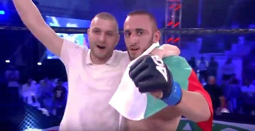 Наш ММА боец с победа в Absolute Championship Berkut в Турция