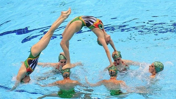 Прекръстиха синхронното плуване на артистично