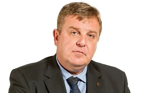От 25-26 г. не се оценява значението на армията ни, смята Каракачанов 