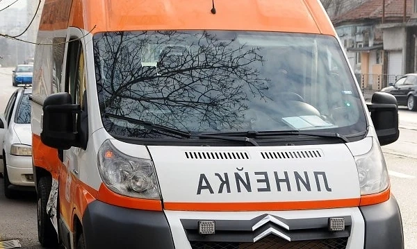 Спешното в Ихтиман остана само с една линейка 