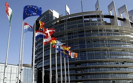 Европарламентът с важни думи за Брекзит