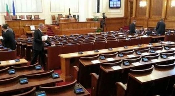 Последен работен ден за депутатите. Излизат в лятна ваканция 