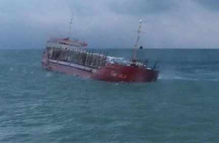 Товарен кораб се е преобърнал в Черно море 