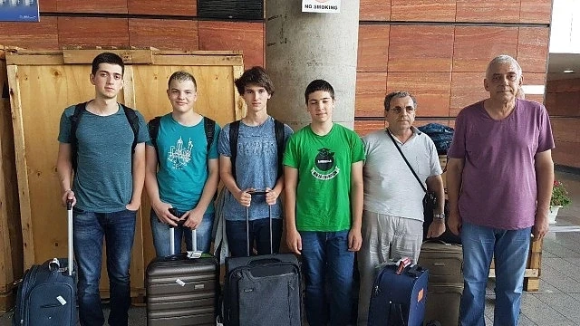 Българските информатици взеха злато и три бронза на олимпиада в Техеран