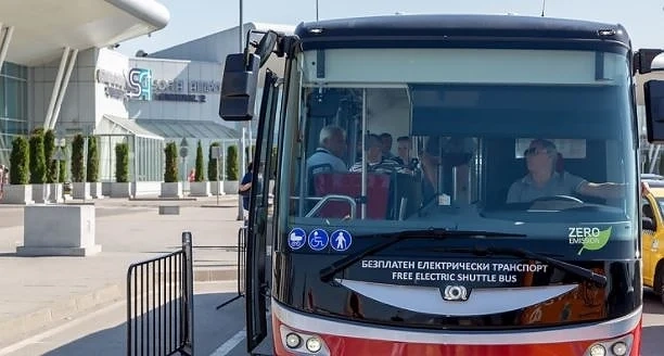 Летище София пусна електробус между двата терминала