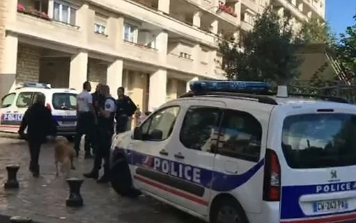 Кола се вряза в шестима войници във Франция 
