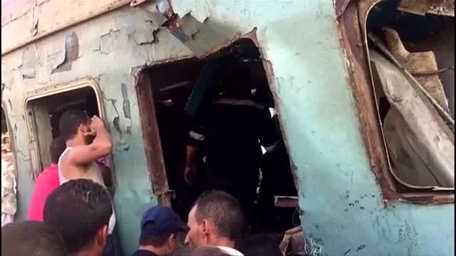 Два влака се сблъскаха в Египет