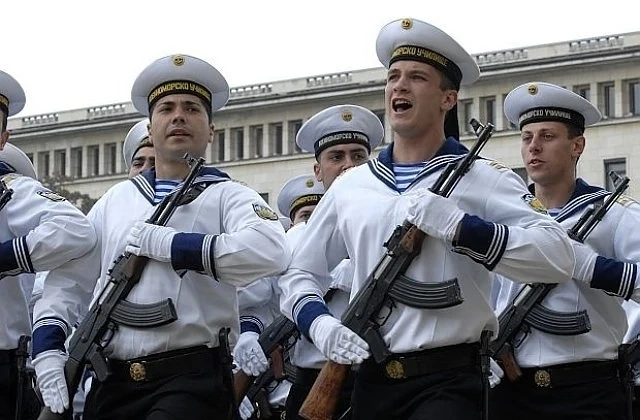 Военноморските сили празнуват 138-та годишнина от създаването си