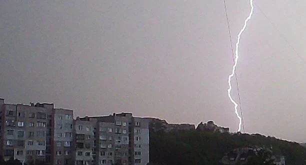 Какво да правим при гръмотевична буря на открито 