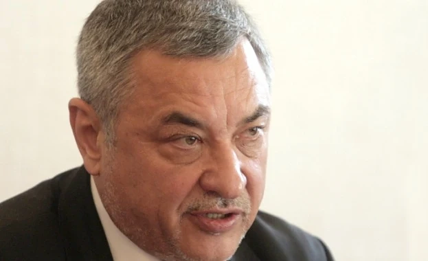 Валери Симеонов: Контролът върху заведенията ще стане еженощен 